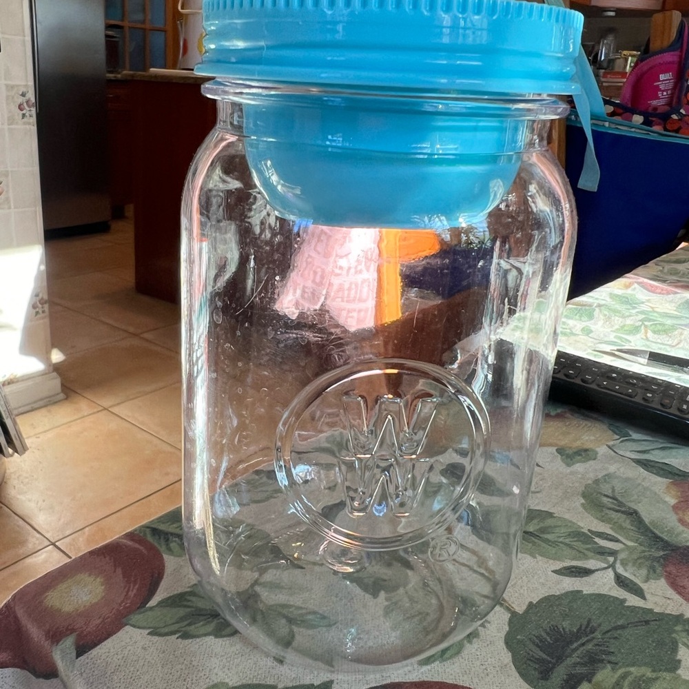 Weight Watchers plastic salad shaker Jar with Blue Lid